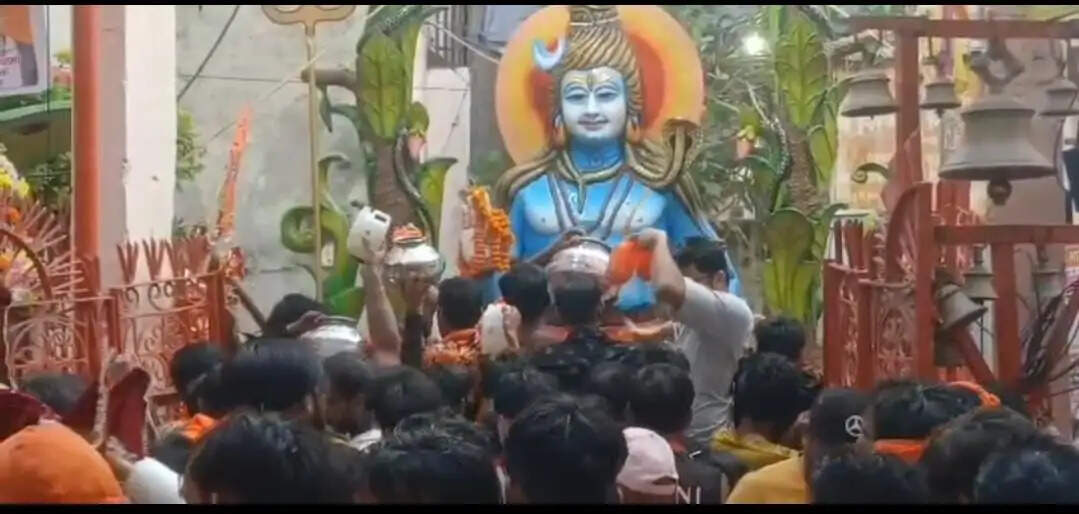 मुरादाबाद में डेढ़ लाख से अधिक कांवड़ियों ने जलाभिषेक कर पूरा किया संकल्प