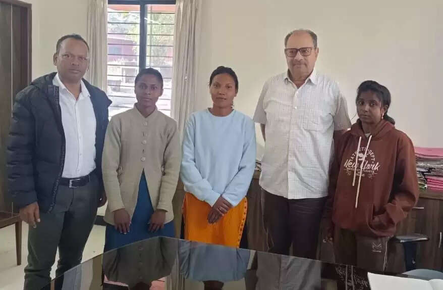 अदाणी फाउंडेशन की पहल से गोंदुलपारा परियोजना क्षेत्र की तीन बेटियां बनेंगी फायर फाइटर