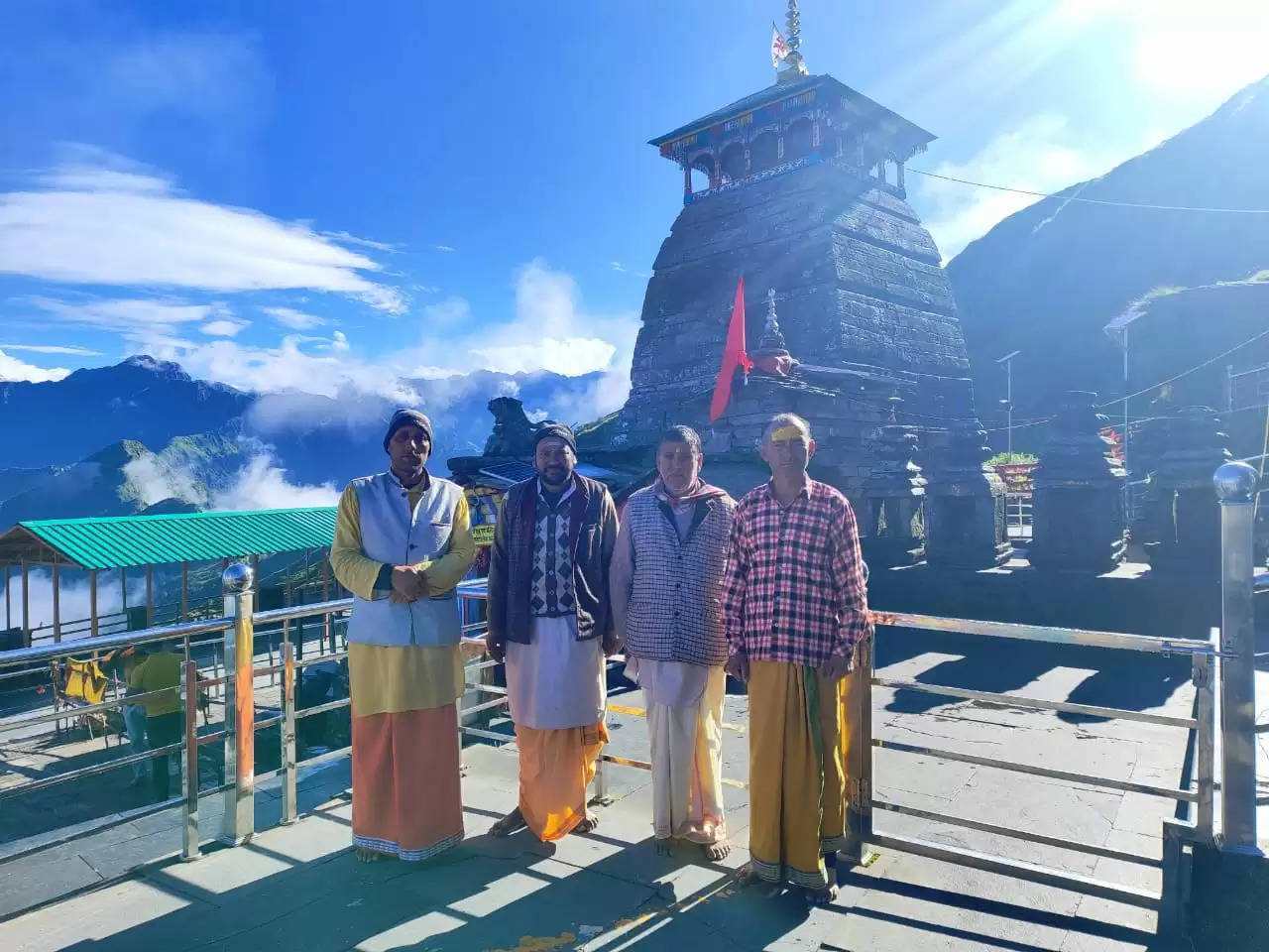 बद्रीनाथ और केदारनाथ के मंदिरों में बांग्लादेश के हिंदुओं की रक्षा के लिए की गई पूजा