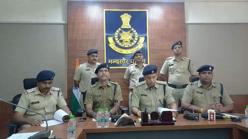 पुलिस ने 500 ग्राम अवैध एम.डी. ड्रग्स और 5 किलो डोडाचुरा के साथ दो तस्कर किये गिरफ्तार