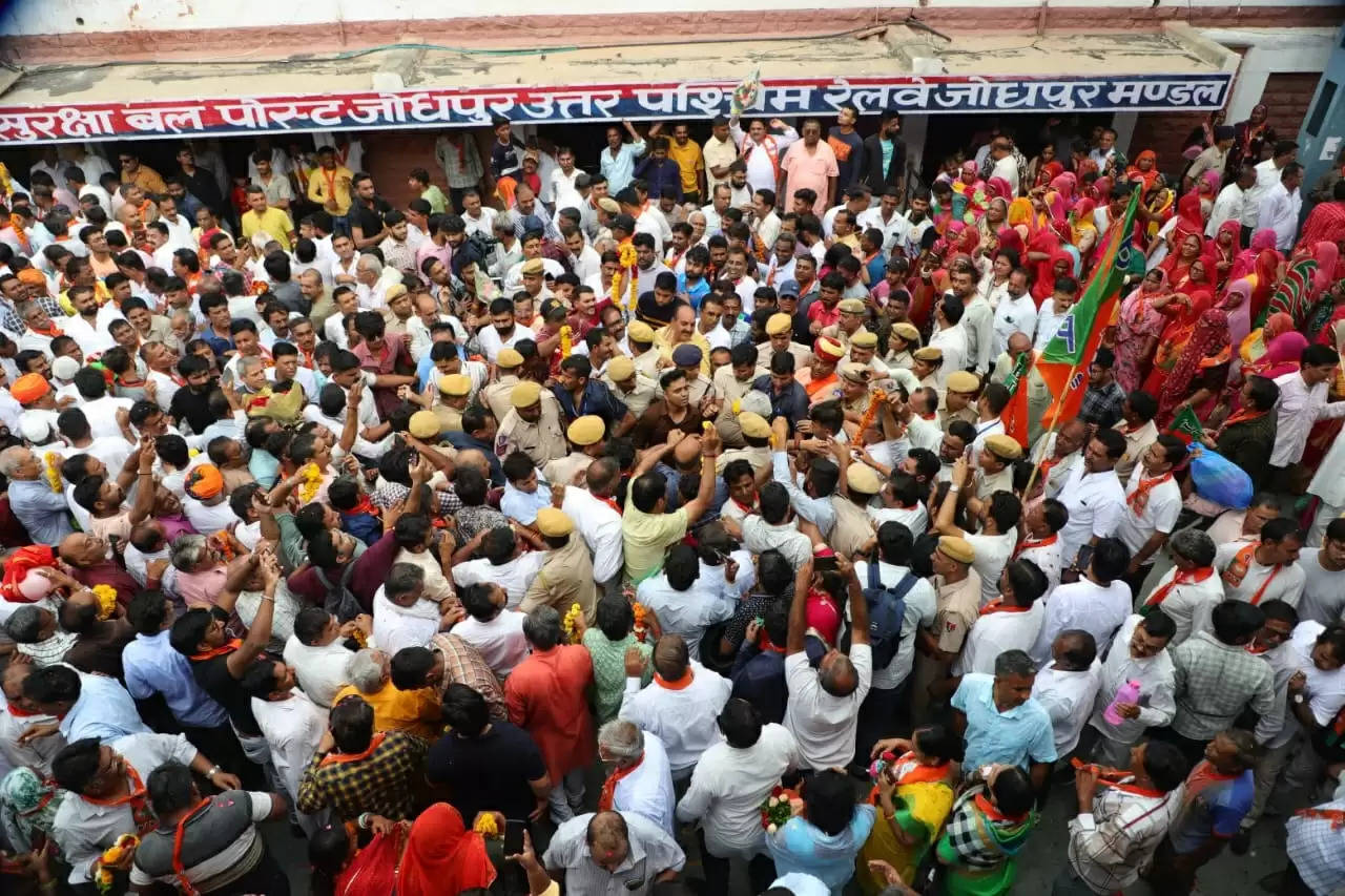 शेखावत के स्वागत में उमड़ा जोधपुर, केंद्रीय मंत्री बोले यह फूल-मालाएं जनता-जनार्दन का आशीर्वाद