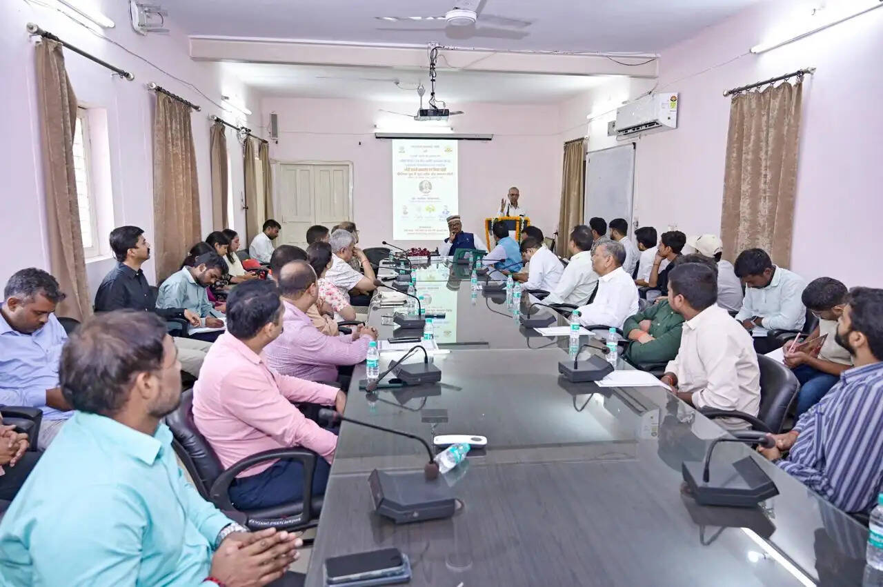 डिजिटल युग में युवा शक्ति को गांधी के विचारों से जोड़ना जरूरी : डॉ. सुधीर प्रकाश