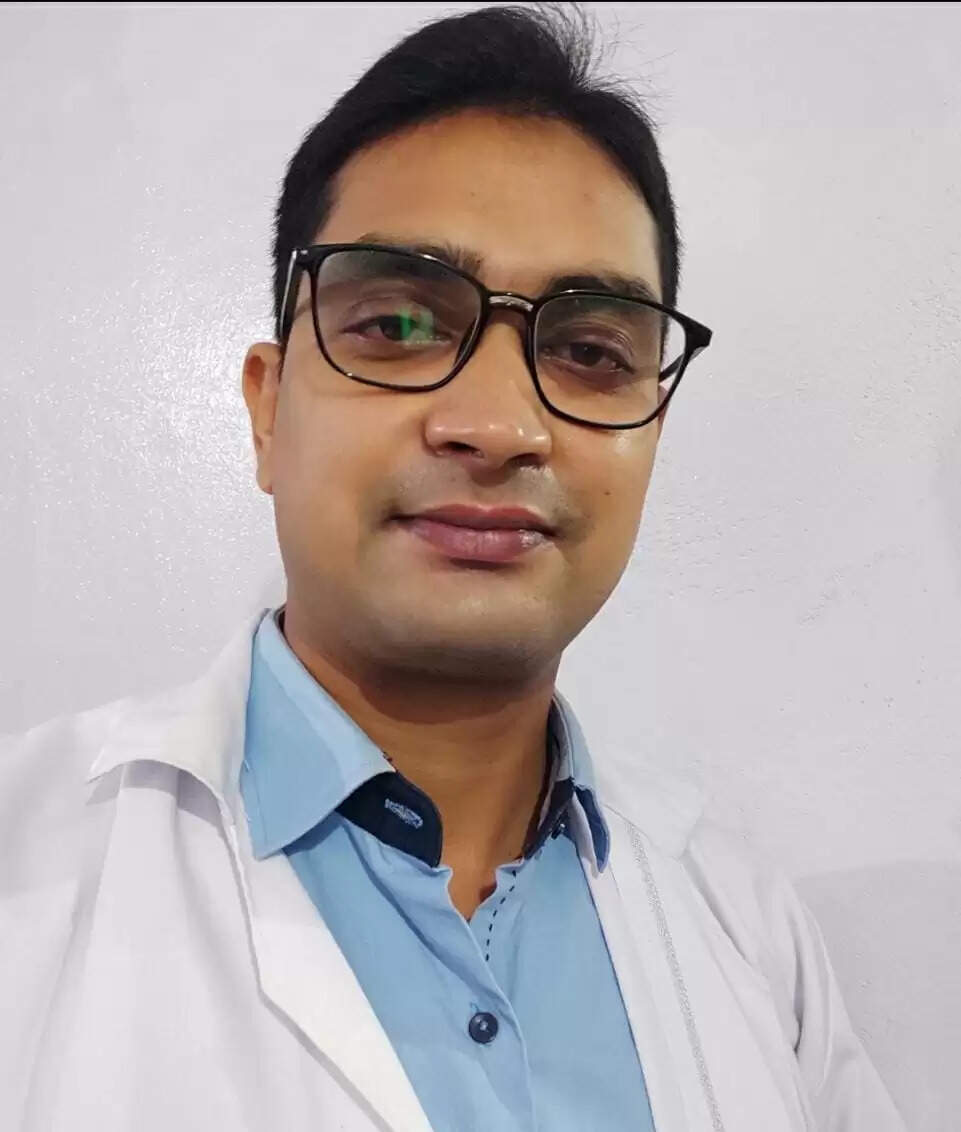 कोरोना काल के दौरान डाक्टर अभिषेक की पुस्तक को पहली प्रकाशित किताब का मिला दर्जा