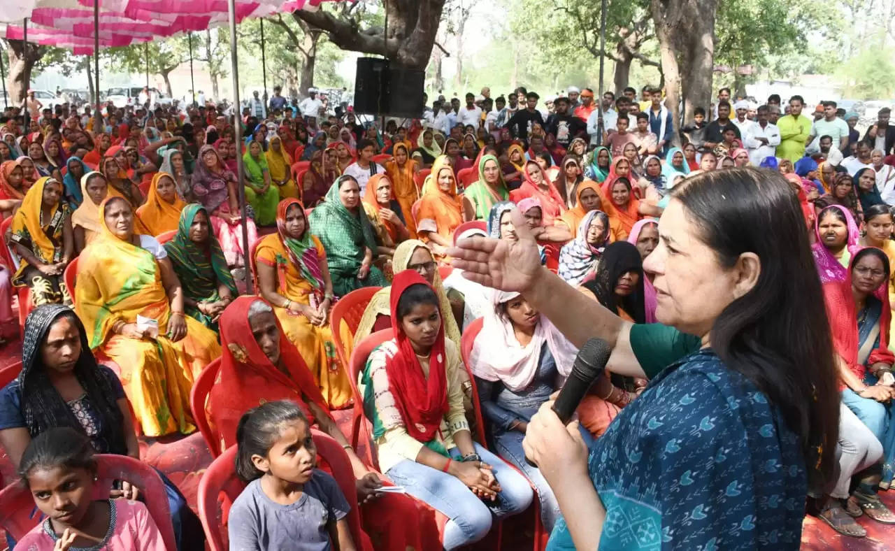 बाबा साहेब आंबेडकर का लिखा संविधान पत्थर की लकीर : मेनका गांधी