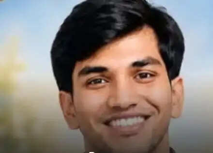 निर्माणाधीन बिल्डिंग की 13वीं मंजिल से कूदकर युवक ने दी जान