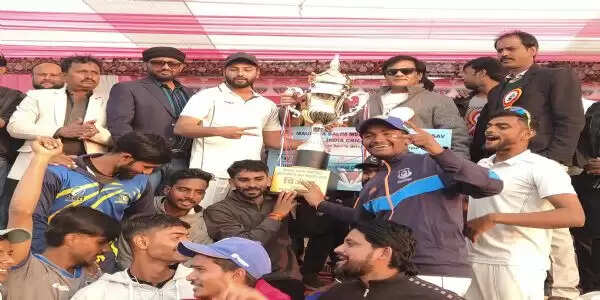 क्रिकेट के फाइनल में केजीएन ने दिल्ली को 6 विकेट से हराकर जीती ट्राफी