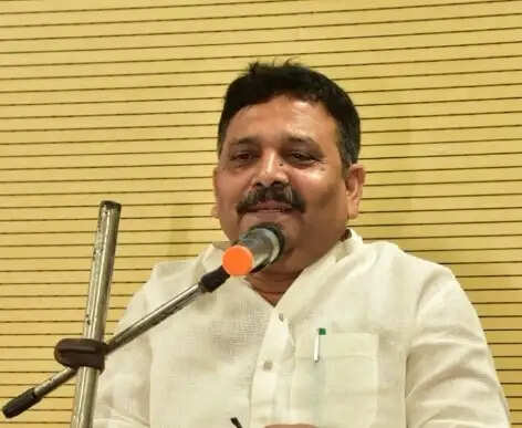 राहुल गांधी को भगवान परशुराम का अवतार बताने वाले कांग्रेस कार्यकर्ता बेवकूफ - रविंद्र जायसवाल