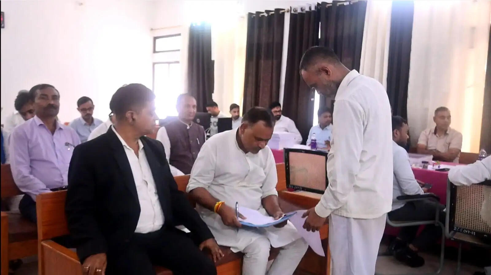 सारण शिक्षक निर्वाचन में नामांकन पत्रों की संवीक्षा में 19 पर्चे सही पाए गए