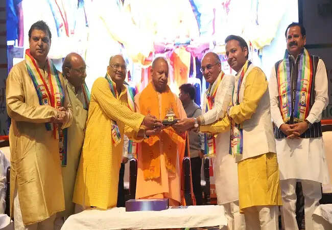 उत्तर प्रदेश जैन तीर्थंकरों की पवित्र भूमि : मुख्यमंत्री योगी