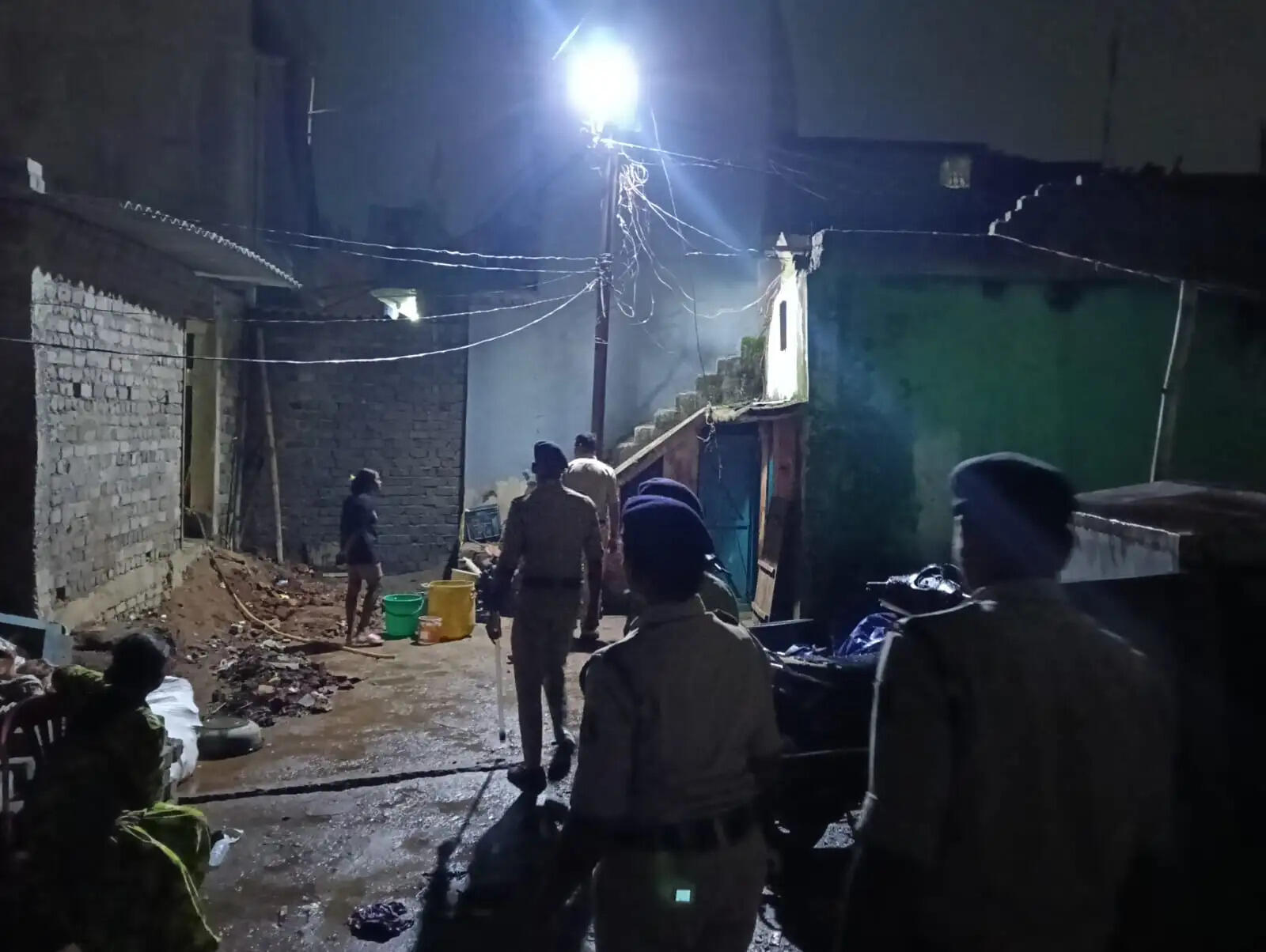 आजादी के जश्न से पहले पुलिस का एक्शन, 108 बदमाशों पर पैनी नजर