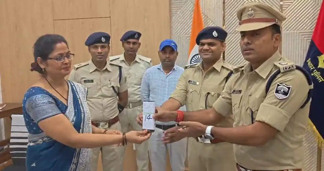 ऑपरेशन मुस्कान के तहत 41 लोगों को मिला मोबाइल