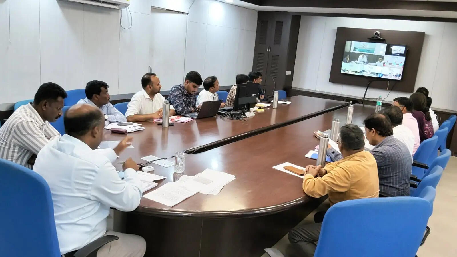राजगढ़ः संभाग आयुक्त ने की विकास कार्यों की समीक्षा, मोहर्रम को लेकर सतर्कता के दिए निर्देश