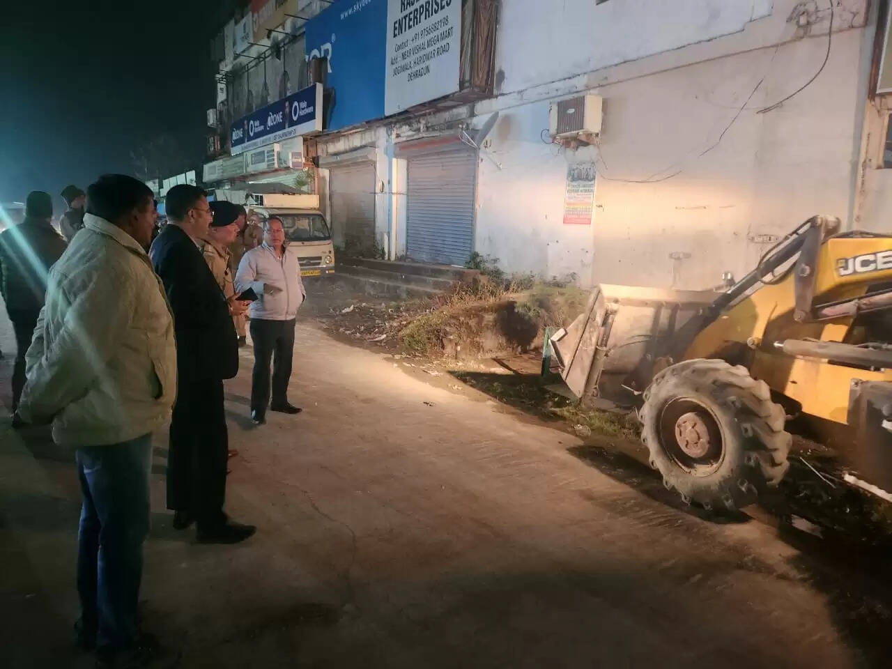 देहरादून और गदरपुर में एक-एक अवैध मजार ध्वस्त, धामी सरकार का अभियान जारी