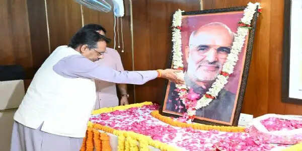 दिल्ली के पूर्व मुख्यमंत्री साहिब सिंह वर्मा की पुण्य तिथि पर भाजपा नेताओं एवं कार्यकर्ताओं ने दी श्रद्धांजलि