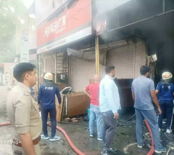 हैण्डलूम की दुकान में आग लगी लाखों का सामान राख