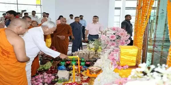 मुख्यमंत्री ने भगवान बुद्ध की पूजा-अर्चना कर की विश्व कल्याण की कामना