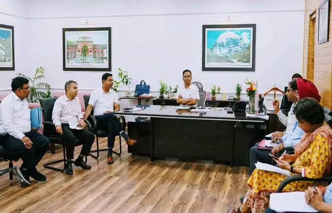 चारधाम परियोजना में देरी पर अधिकारियों की जवाबदेही तय होगी, एक सप्ताह में भूमि उपलब्ध कराने के निर्देश