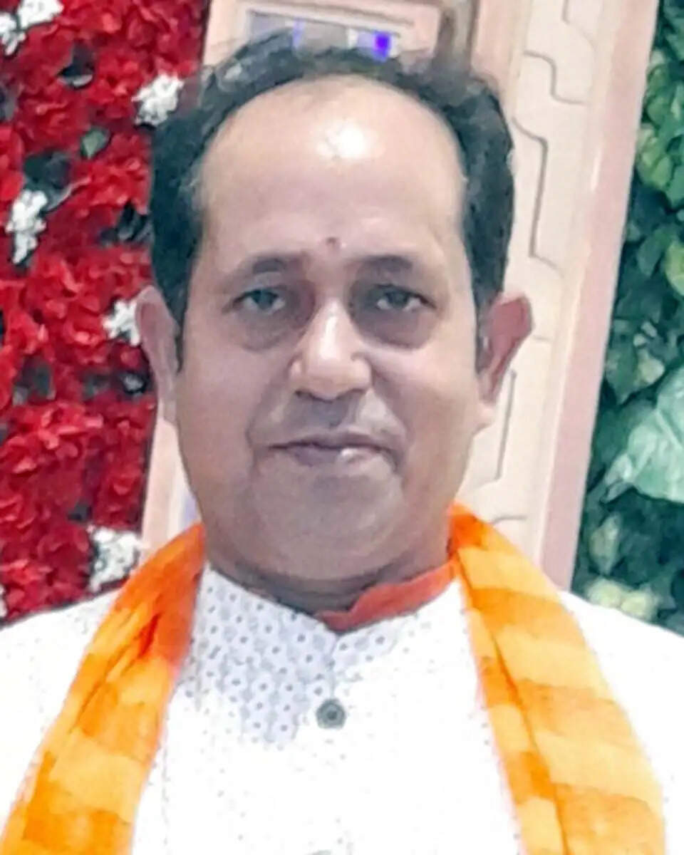 गुरुग्राम: पूर्वांचलियों को छठ मनाने के लिए सुविधाएं दे सरकार: राम बहादुर