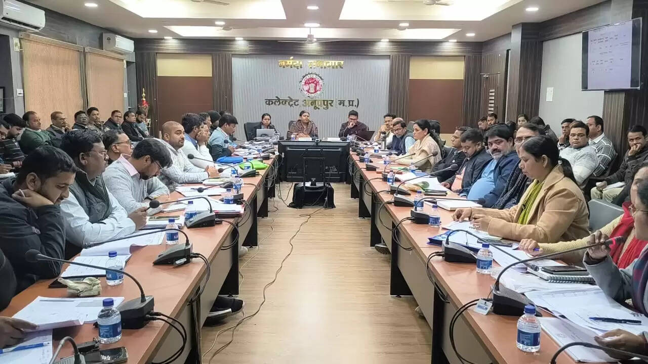 अनूपपुर: बोर्ड परीक्षा की तैयारी के लिए लगाएं रेमेडियल कक्षाएं- संभागायुक्त