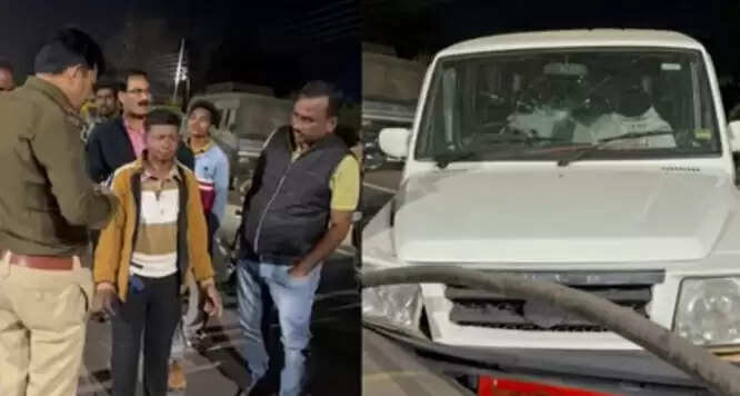 दंतेवाड़ा : कटेकल्याण तहसीलदार की वाहन डिवाइडर से टकराई