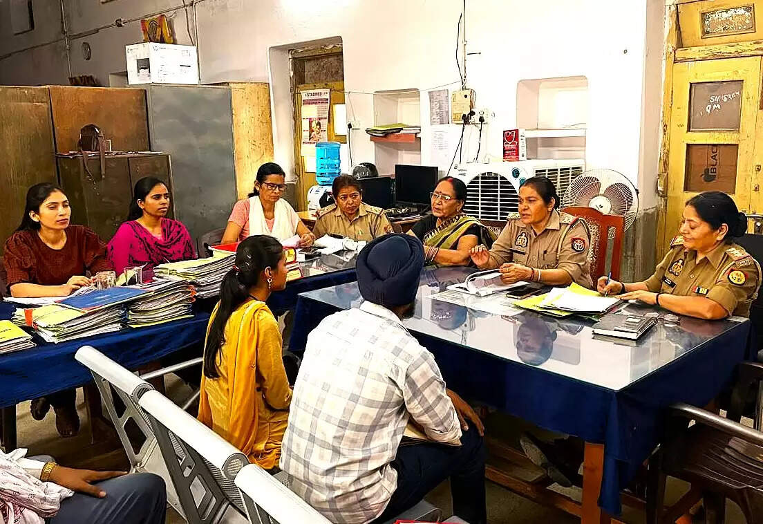 काउंसिलिंग से दूर हुए मतभेद, नाै दंपति फिर साथ रहने को तैयार