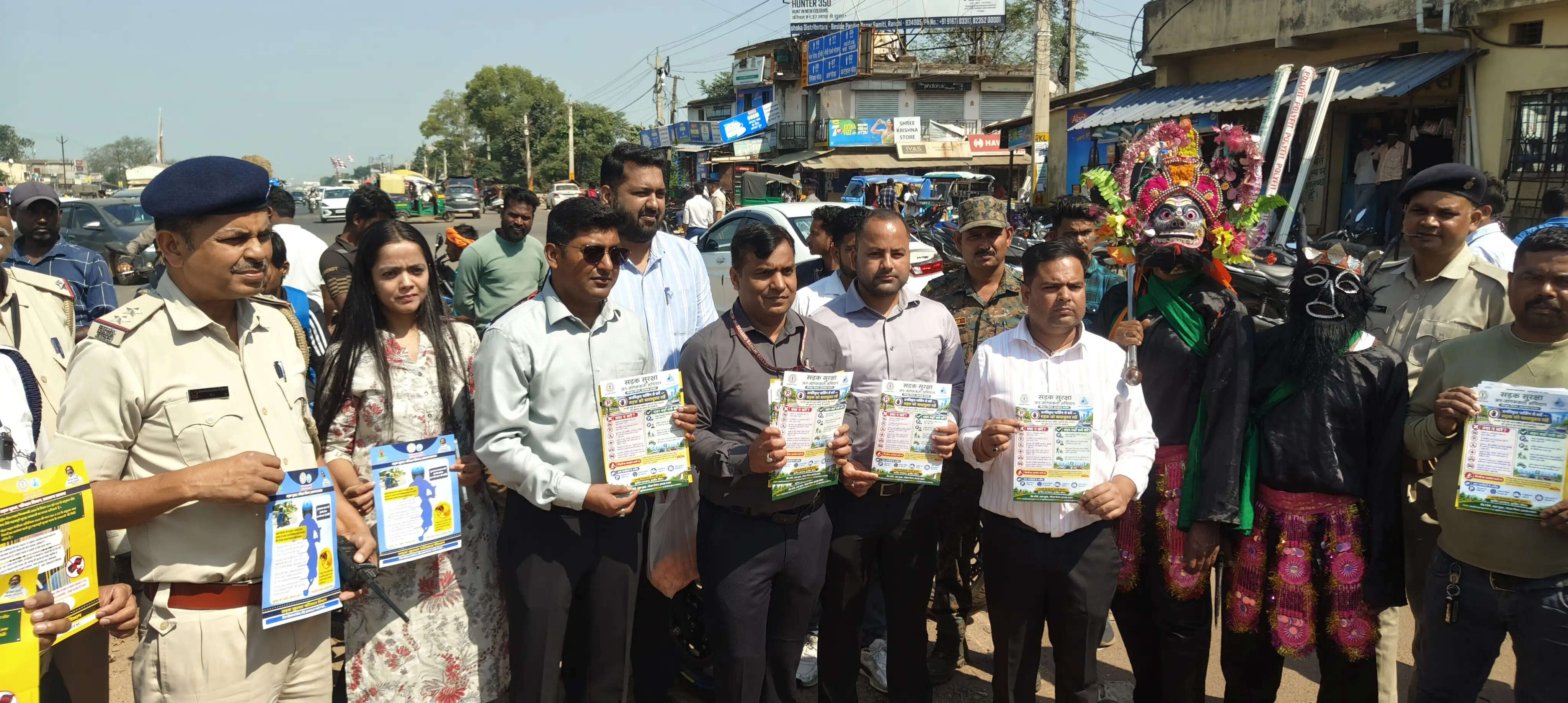 वाहन चालकों को सड़क सुरक्षा के प्रति किया गया जागरूक