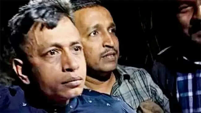 अभिनेता&nbsp;सैफ पर हमले के&nbsp;आराेपित&nbsp;कीे&nbsp;केयरटेकर&nbsp;ने&nbsp;की&nbsp;शिनाख्त