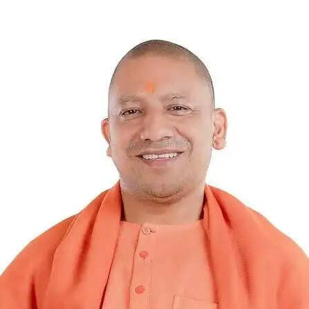 मुख्यमंत्री योगी पहुंचे वाराणसी,‘नमो बुक फेस्ट, काशी संस्करण’ का अवलोकन करेंगे