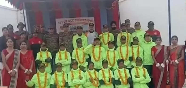 रांची से दिल्ली तक राष्ट्रभक्ति की साइकिल यात्रा: मीरजापुर&nbsp;में गूंजा वीर बिरसा मुंडा का जयघोष