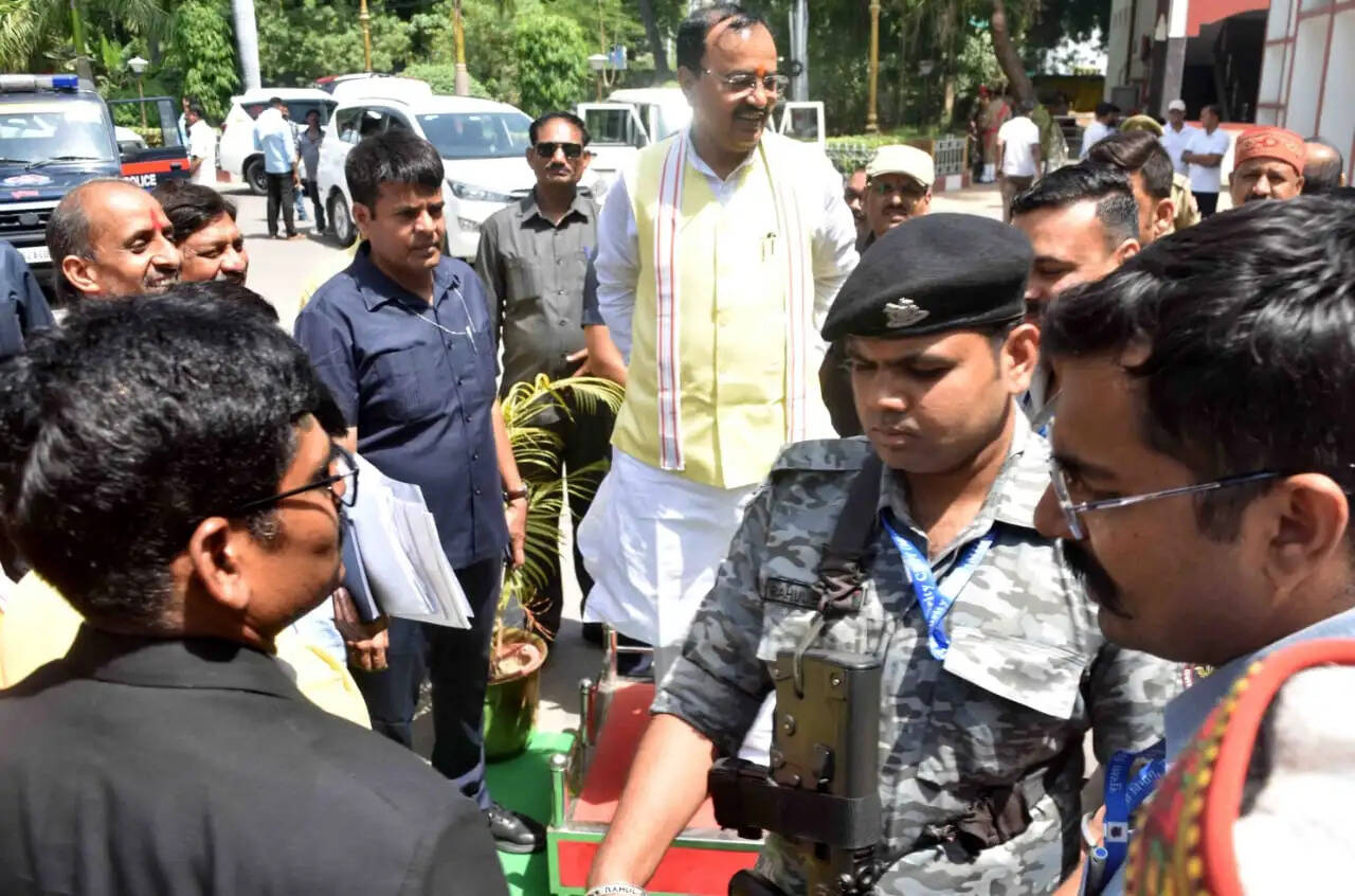 अखिलेश यादव 2027 में चारों खाने चित नजर आएंगे और सैफई प्रस्थान कर जाएंगे : केशव प्रसाद मौर्य