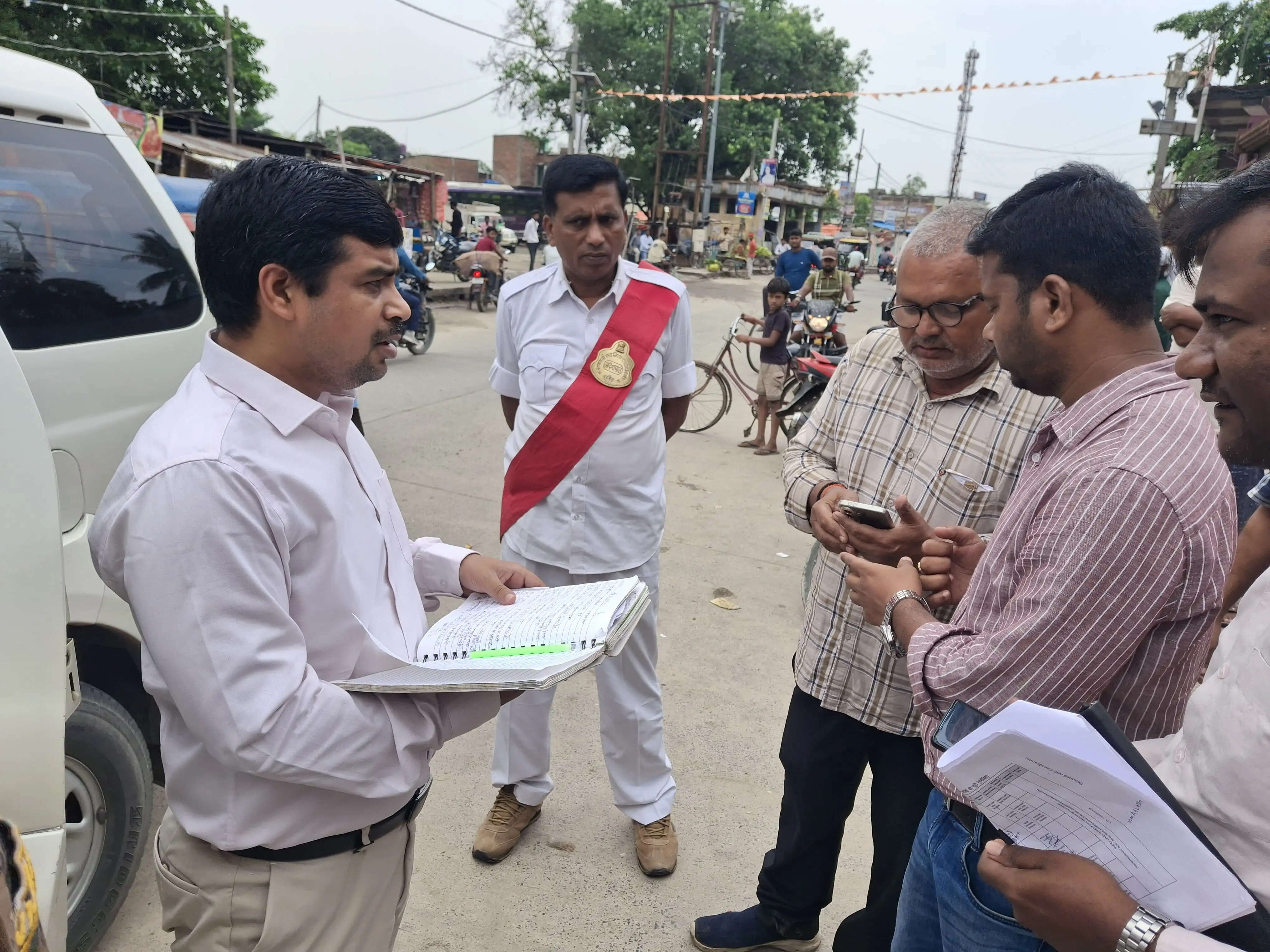 सुपौल में फॉर्मर रजिस्ट्री कार्य का डीएम ने किया औचक निरीक्षण