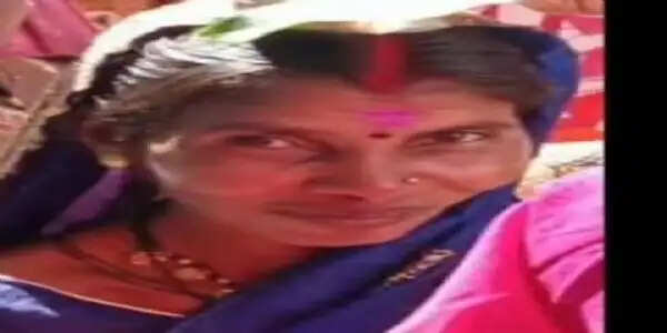 हार्वेस्टर व ट्रेक्टर में दबने से दो की दर्दनाक मौत