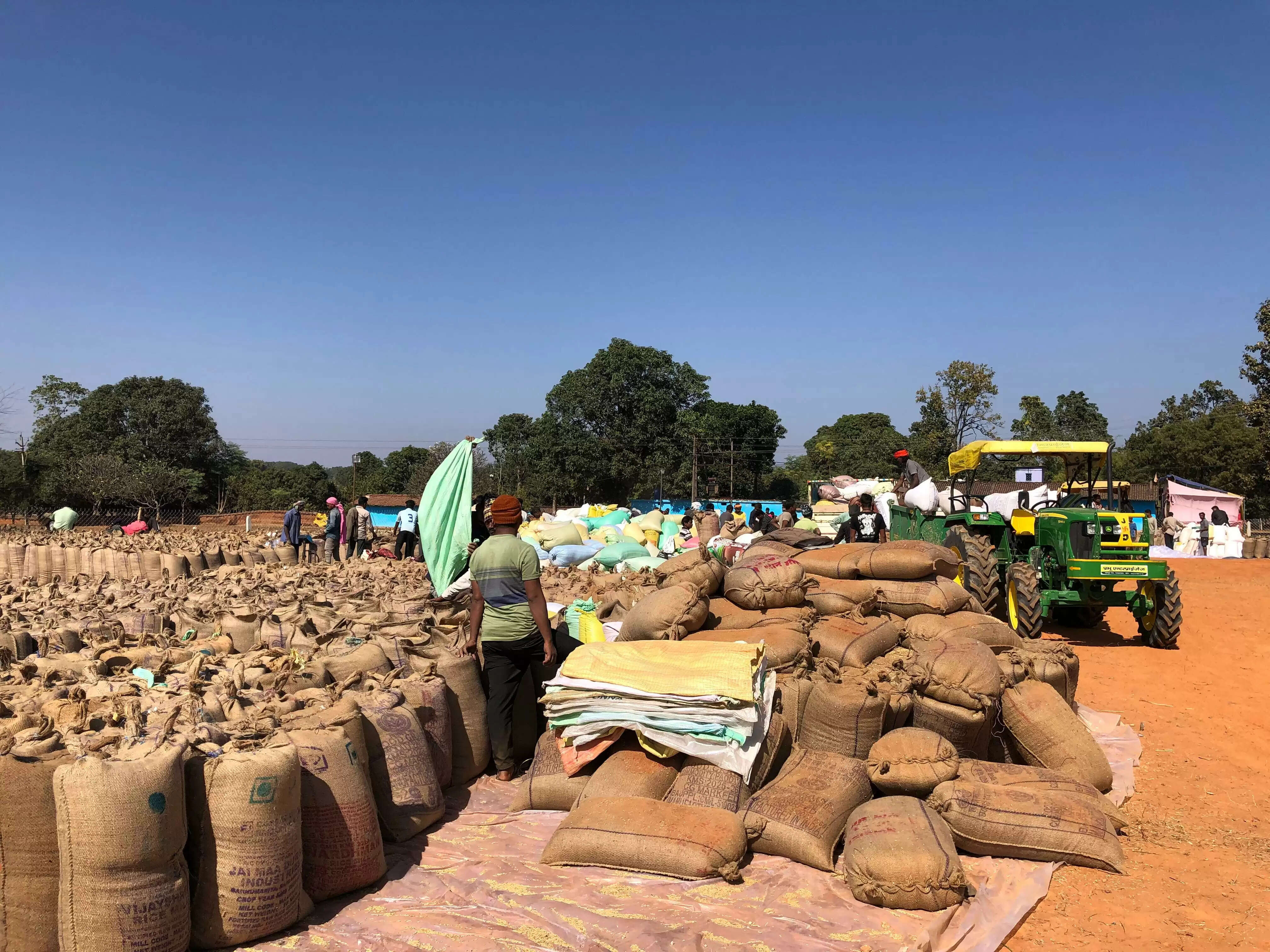 जशपुर: धान खरीद केंद्र की पारदर्शी व्यवस्था से किसान खुश, 200 क्विंटल धान बेची आसानी से