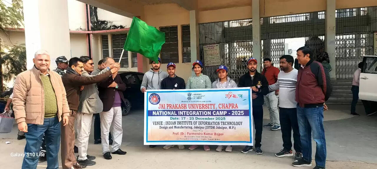 जेपीयू के एनएसएस स्वयंसेवकों का टीम राष्ट्रीय एकता शिविर जबलपुर के लिए रवाना