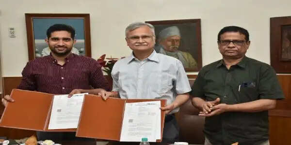 सतत शहरी विकास एवं नागरिक पहलों के लिए बीएचयू और वाराणसी नगर निगम के बीच एमओयू