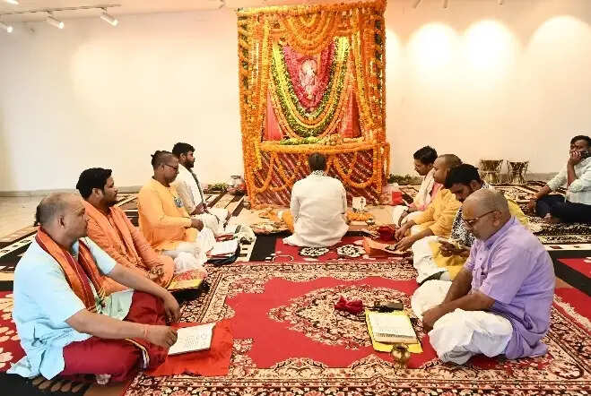 श्री काशी विश्वनाथ धाम में माँ विशालाक्षी को श्रृंगार सामग्री समर्पित, नवदुर्गा सप्तशती का पाठ संपन्न