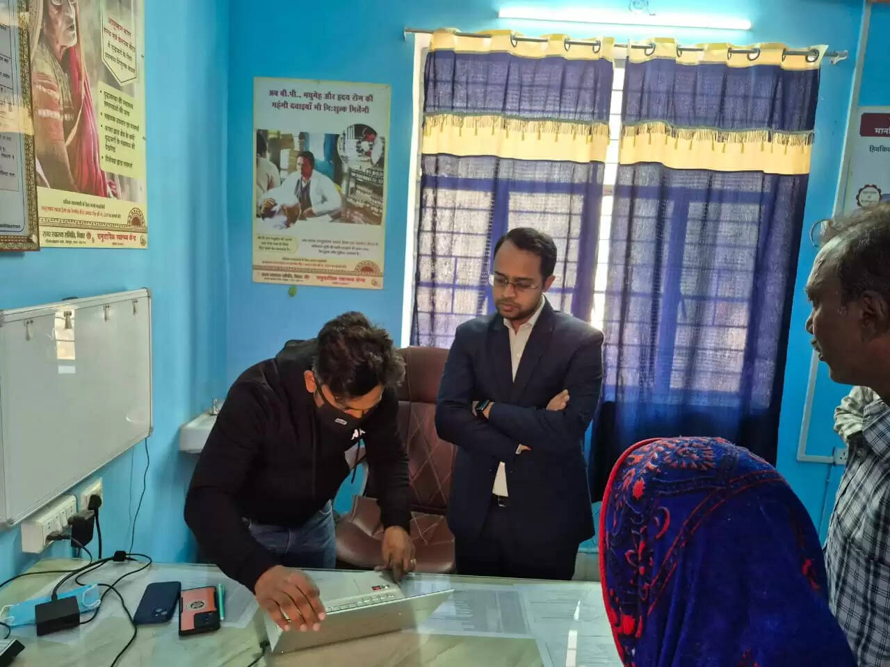 जिलाधिकारी ने मांझी प्रखंड का किया औचक निरीक्षण