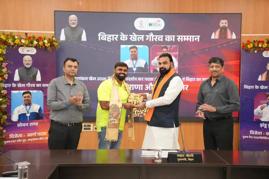 मुख्यमंत्री ने राष्ट्रमंडल खेल 2026 के पदक विजेता पैरा एथलिट खिलाड़ी सोमन राणा एवं झंडू कुमार को किया सम्मानित