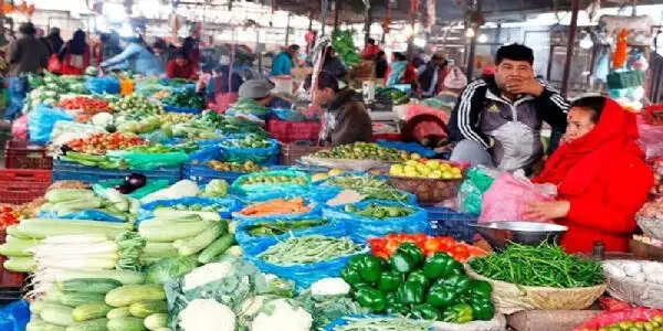 नेपाल में महंगाई चरम पर, सब्जियों की कीमत में ३०० प्रतिशत से अधिक की वृद्धि