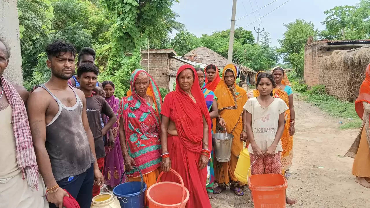 बिहार सरकार की ‘हर घर नल का जल’ योजना बना हाथी का दांत, ग्रामीणों को नहीं मिल रहा पानी