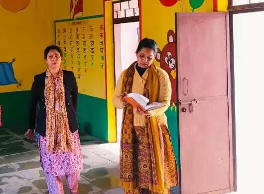 श्योपुरः प्रभारी सीडीपीओ ने किया आंगनबाडी केन्द्रों का निरीक्षण