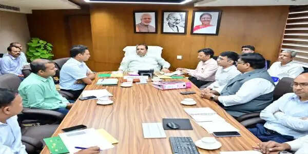 दिल्ली सरकार अगले महीने 150 नई इलेक्ट्रिक बसें शुरू करेगी