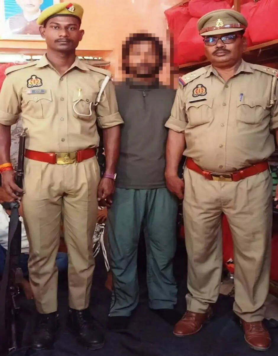 जौनपुर, : हत्या के प्रयास मामले में वांछित आरोपित पिस्टल के साथ गिरफ्तार
