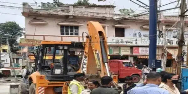 रांची में चला नगर निगम का बुलडोज़र,कई दुकानें तोड़ी गईं