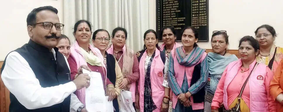 आशाओं ने न्यूनतम वेतन, पेंशन और नियमितीकरण की मांग, आंदोलन की चेतावनी