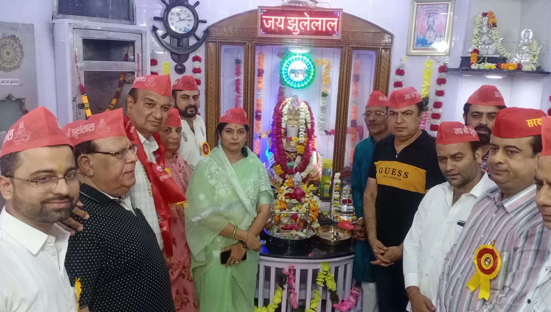 ध्वजारोहण के साथ चेटीचंड महोत्सव शुरू, जनप्रतिनिधि भी हुए शामिल