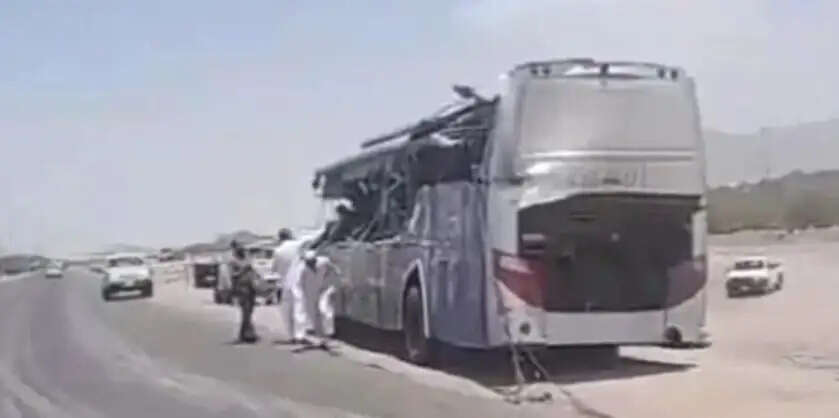 सऊदी अरब में सड़क हादसा, पाकिस्तान के पांच जायरीनों की मौत