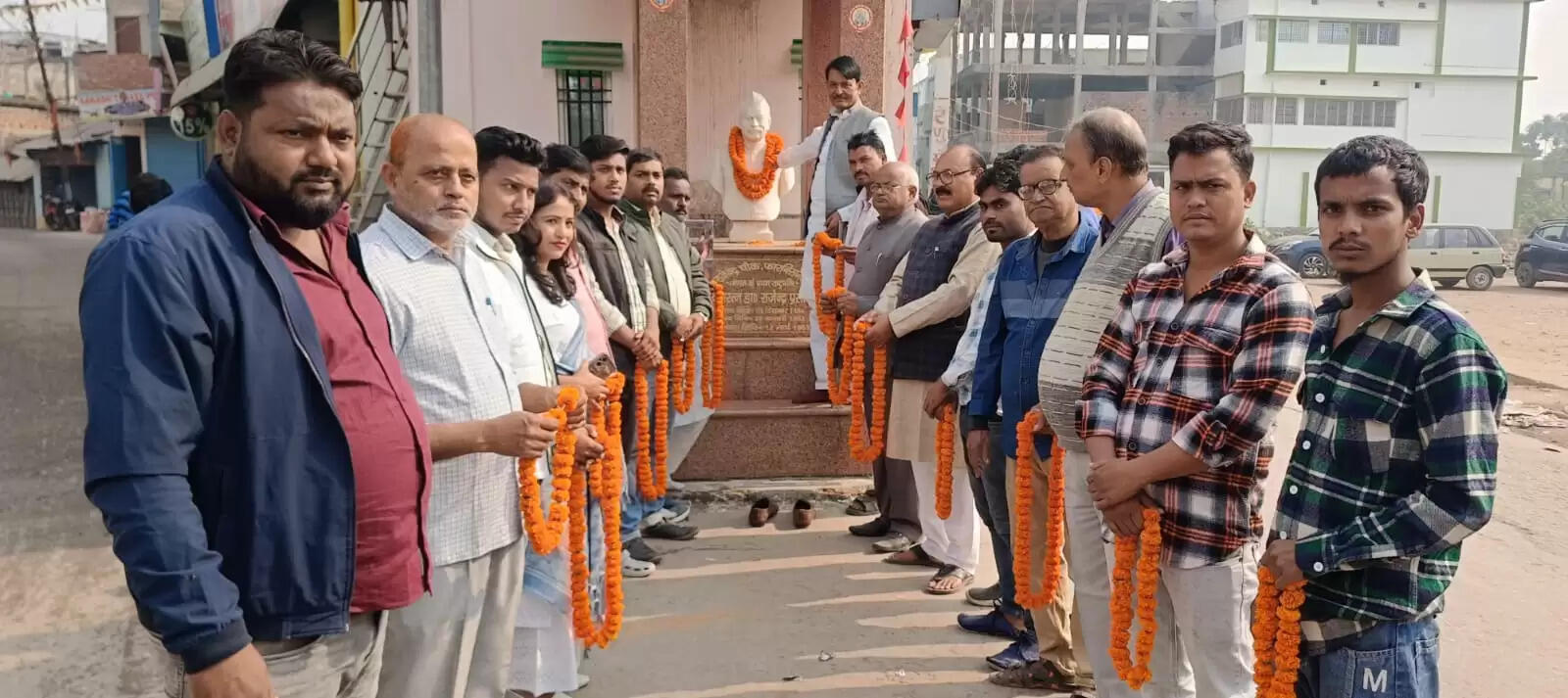 पूर्व राष्ट्रपति डॉ. राजेंद्र प्रसाद की जयंती पर कांग्रेस और चित्रांश परिवार ने प्रतिमा&nbsp;माल्यार्पण कर किया याद