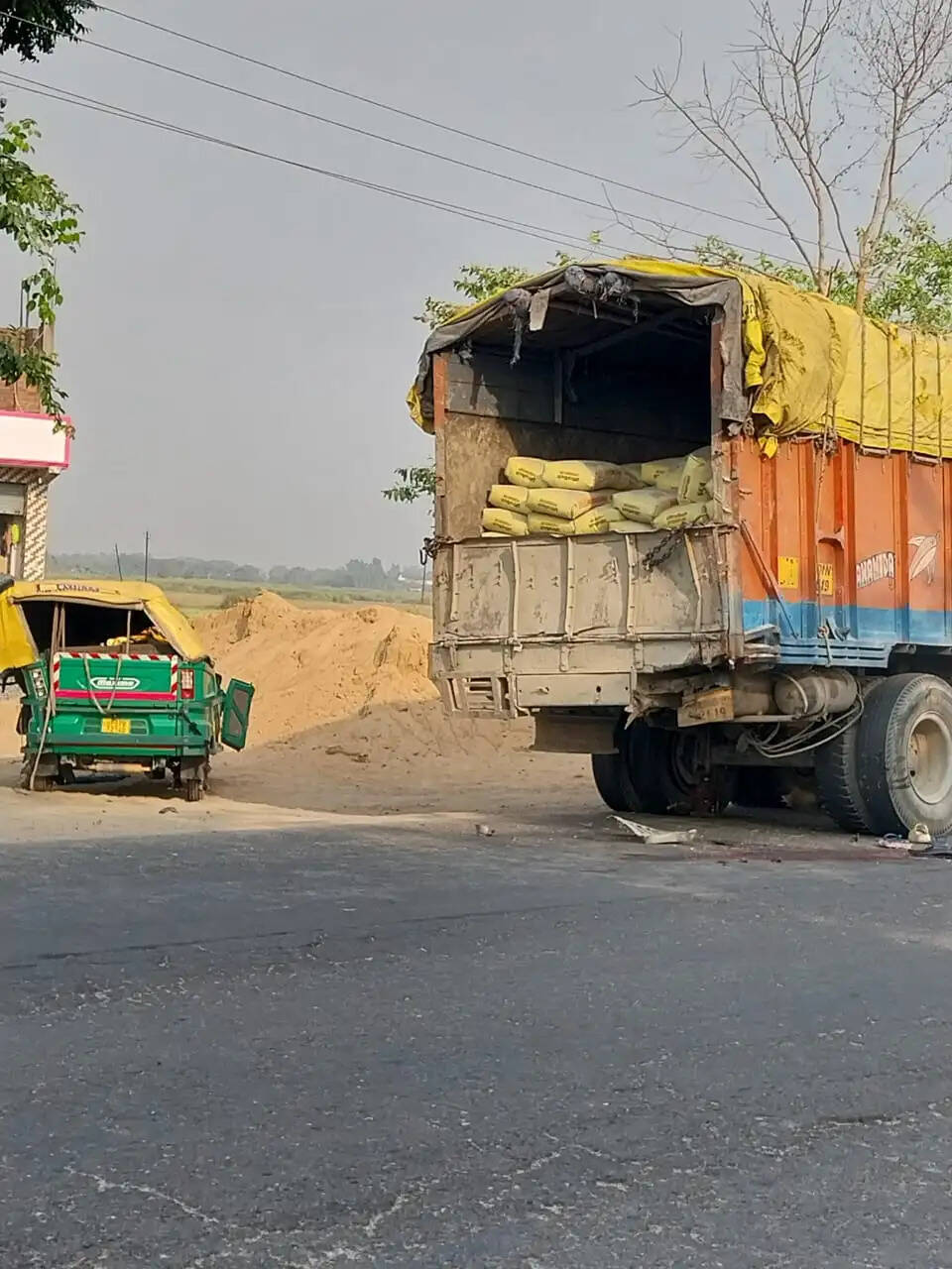 सीवान-छपरा मार्ग पर भीषण सड़क हादसा, जागरण टीम के दो सदस्यों की मौत