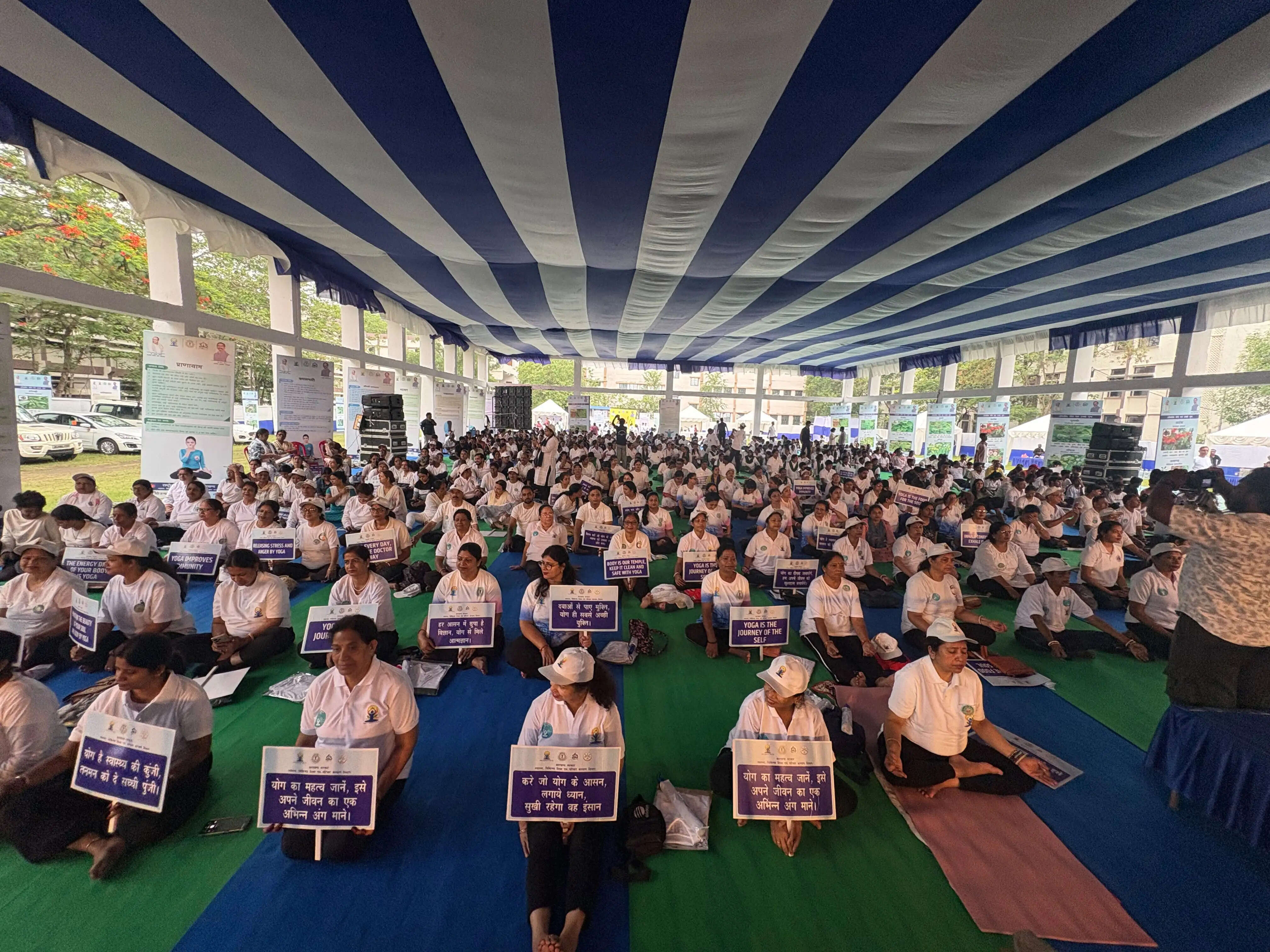 रांची विश्वविद्यालय में सामूहिक योगाभ्यास, स्वास्थ्य मंत्री ने योग को बताया स्वस्थ जीवन का आधार